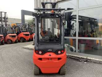 Használt targonca LINDE E30-01 ELEKTRO VIERRADFRONTSTAPLER (13072822)