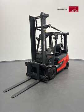 Használt targonca LINDE E30-387-01 ELEKTRO VIERRADFRONTSTAPLER (13028615) backdrop