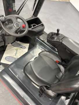 Használt targonca LINDE E30-387-01 ELEKTRO VIERRADFRONTSTAPLER (13028615)