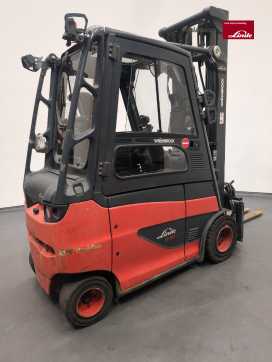 Használt targonca LINDE E30/600H-387-01 ELEKTRO VIERRADFRONTSTAPLER (13068162)