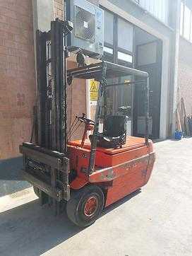 Használt targonca LINDE E30F ELEKTRO DREIRADFRONTSTAPLER (12867821)