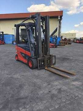 Használt targonca LINDE E30HL-01/600 ELEKTRO VIERRADFRONTSTAPLER (13071203)