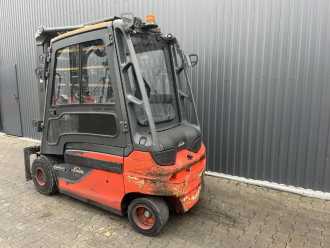 Használt targonca LINDE E30L-01 ELEKTRO VIERRADFRONTSTAPLER (13025366)