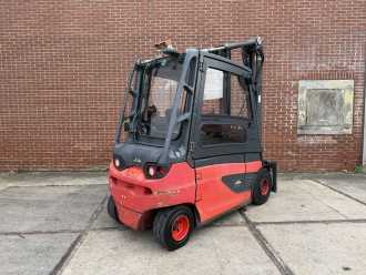 Használt targonca LINDE E30L-01 ELEKTRO VIERRADFRONTSTAPLER (13072019)