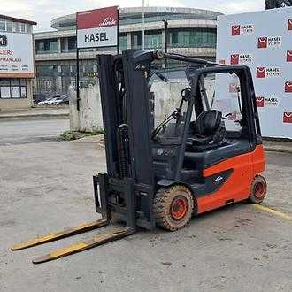 Használt targonca LINDE E30L-387 ELEKTRO VIERRADFRONTSTAPLER (13006529)