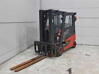 Használt targonca LINDE E30L ELEKTRO VIERRADFRONTSTAPLER (13034412) backdrop