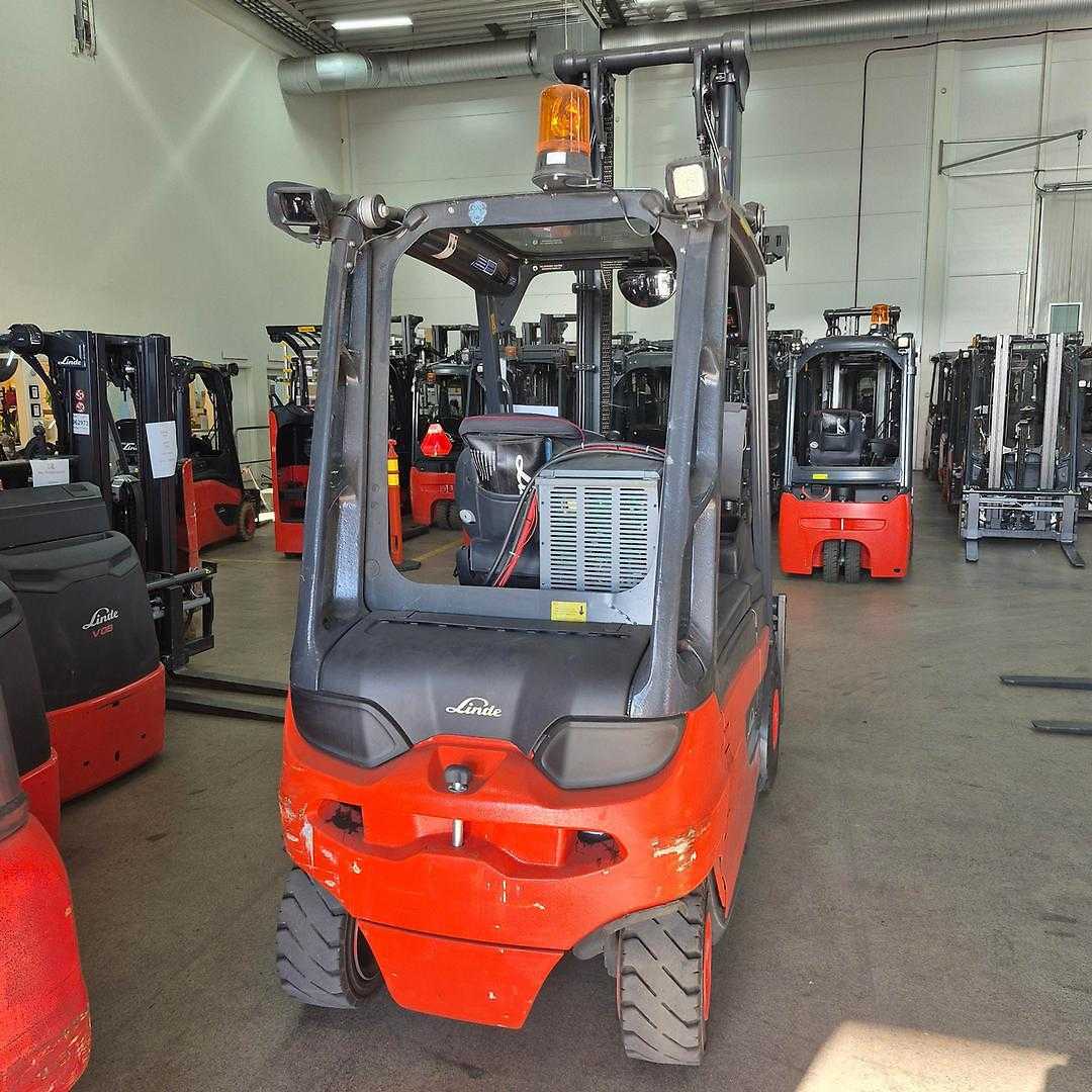 Használt targonca LINDE E30L ELEKTRO VIERRADFRONTSTAPLER (13074109)