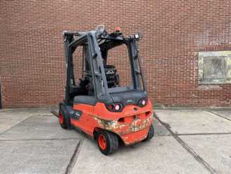 Használt targonca LINDE E35L-01 ELEKTRO VIERRADFRONTSTAPLER (13050598)