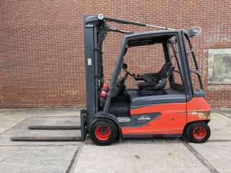 Használt targonca LINDE E35L-01 ELEKTRO VIERRADFRONTSTAPLER (13050598)