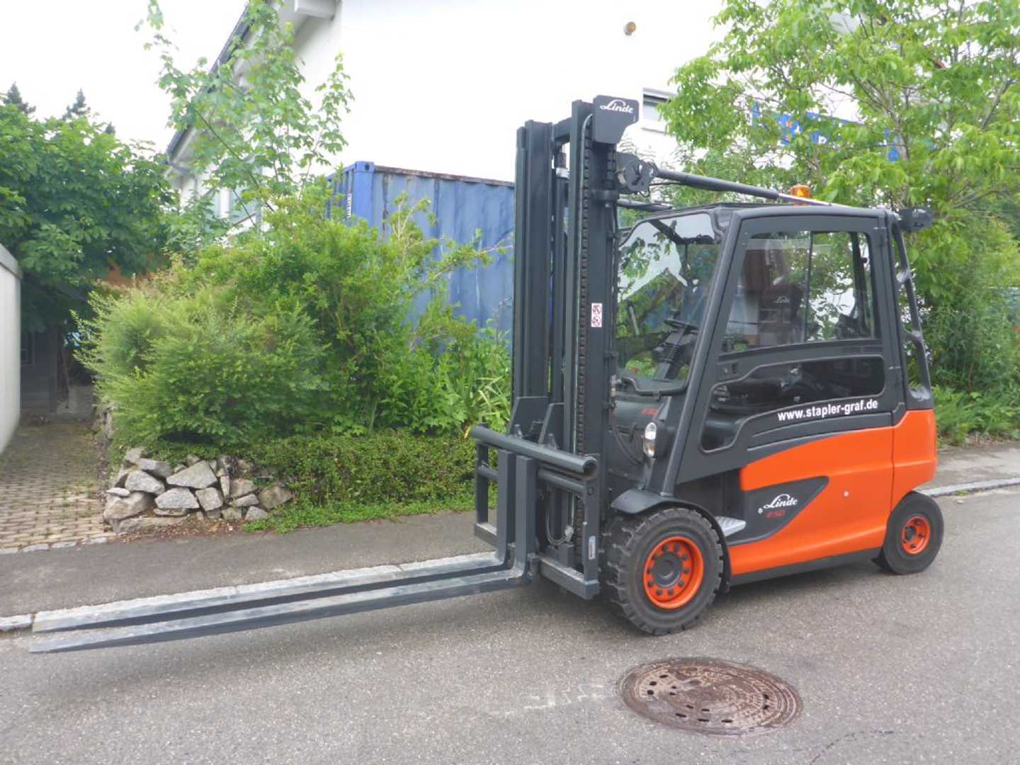 Használt targonca LINDE E40 /600 HL ELEKTRO VIERRADFRONTSTAPLER (13058025)