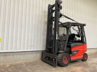 Használt targonca LINDE E40/600H BR388 ELEKTRO VIERRADFRONTSTAPLER (13043311)