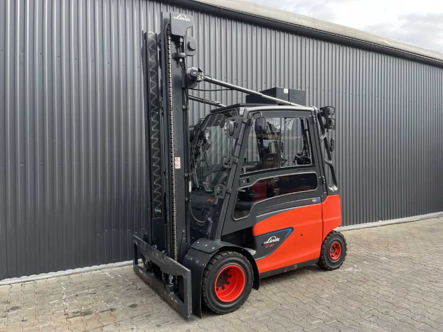 Használt targonca LINDE E40HL-01/600 ELEKTRO VIERRADFRONTSTAPLER (13068816)