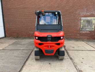 Használt targonca LINDE E50HL-01/600 ELEKTRO VIERRADFRONTSTAPLER (13067544)