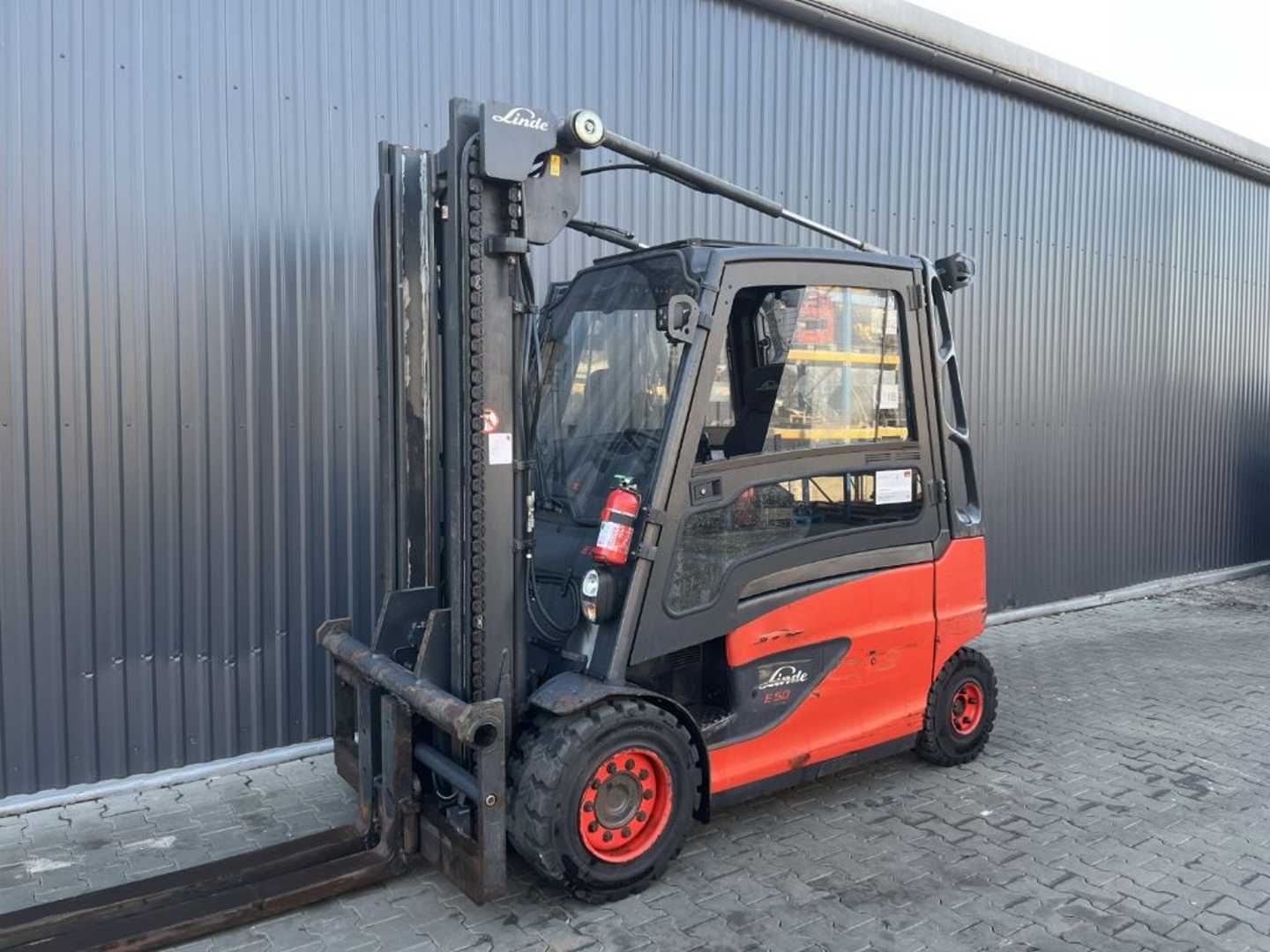 Használt targonca LINDE E50HL-01 ELEKTRO VIERRADFRONTSTAPLER (13028733)