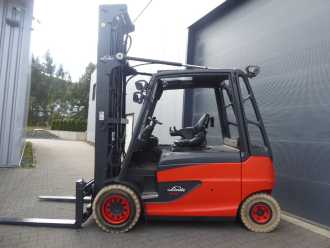 Használt targonca LINDE E50HL-01 ELEKTRO VIERRADFRONTSTAPLER (13067009)
