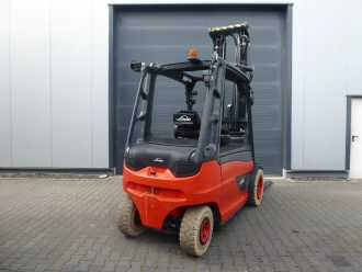 Használt targonca LINDE E50HL-01 ELEKTRO VIERRADFRONTSTAPLER (13067009)