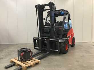 Használt targonca LINDE E80 ELEKTRO VIERRADFRONTSTAPLER (12931840) backdrop