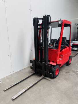 Használt targonca LINDE H 15 D Triplex DIESEL VIERRADFRONTSTAPLER (13071964) backdrop