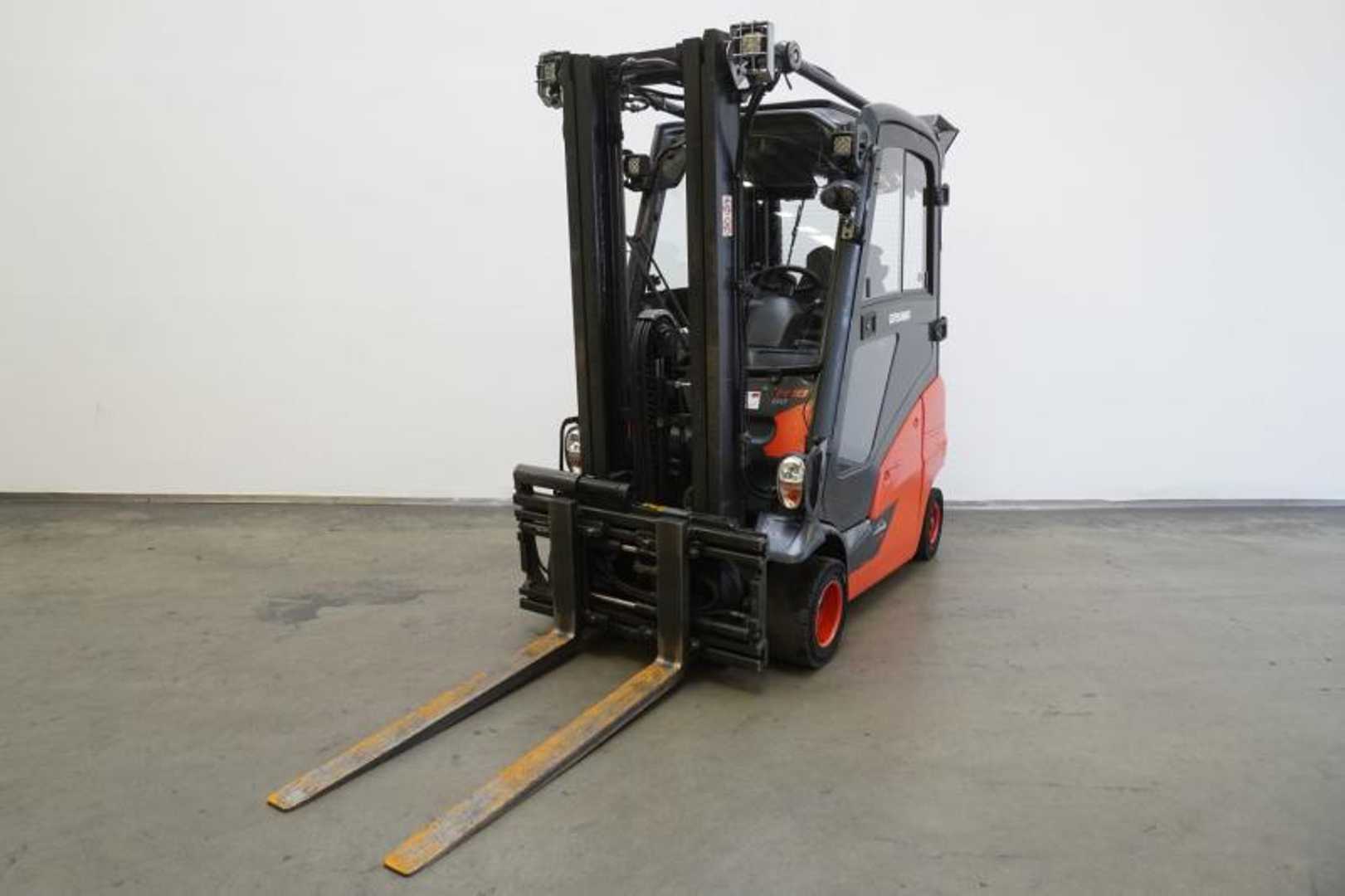 Használt targonca LINDE H 18 D EVO 391-00 DIESEL VIERRADFRONTSTAPLER (13075523)