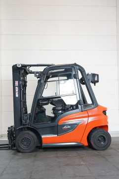 Használt targonca LINDE H 20/600 D 1202-01 DIESEL VIERRADFRONTSTAPLER (13058933)