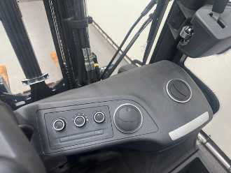 Használt targonca LINDE H 25 D-01 DIESEL VIERRADFRONTSTAPLER (13071657)