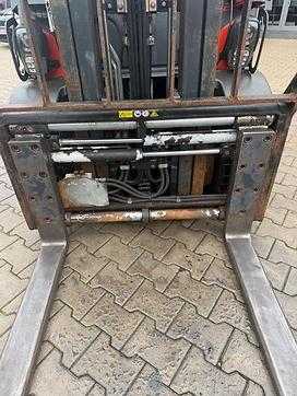 Használt targonca LINDE H 25 D -02 DIESEL VIERRADFRONTSTAPLER (13049552)