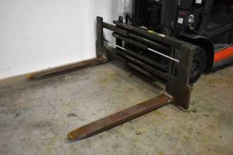 Használt targonca LINDE H 25 D 1202-01 DIESEL VIERRADFRONTSTAPLER (13073520)