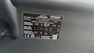 Használt targonca LINDE H 25 T - 01  GAS VIERRADFRONTSTAPLER (13075119)