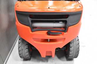 Használt targonca LINDE H 25 T - 02 /57284/ GAS VIERRADFRONTSTAPLER (13035507)