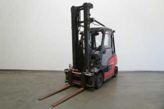Használt targonca LINDE H 25 T 1202 GAS VIERRADFRONTSTAPLER (13074279) backdrop