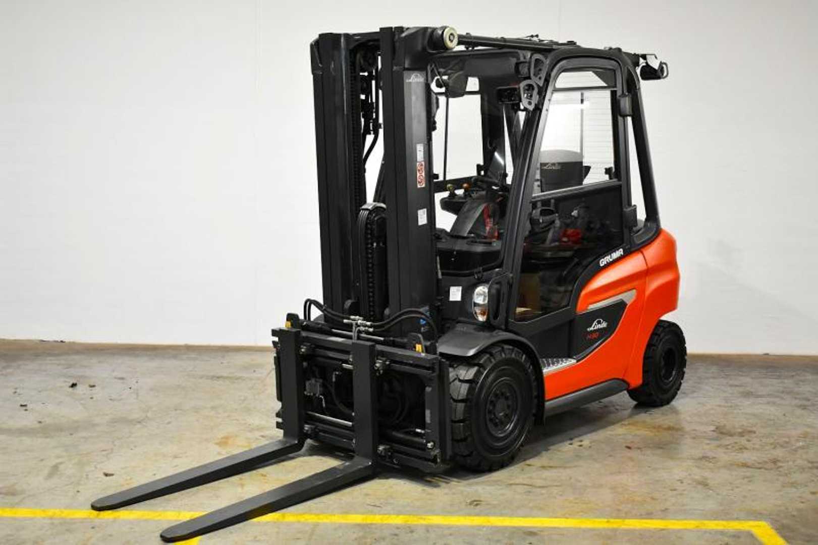 Használt targonca LINDE H 30 D 1202 DIESEL VIERRADFRONTSTAPLER (12873666)