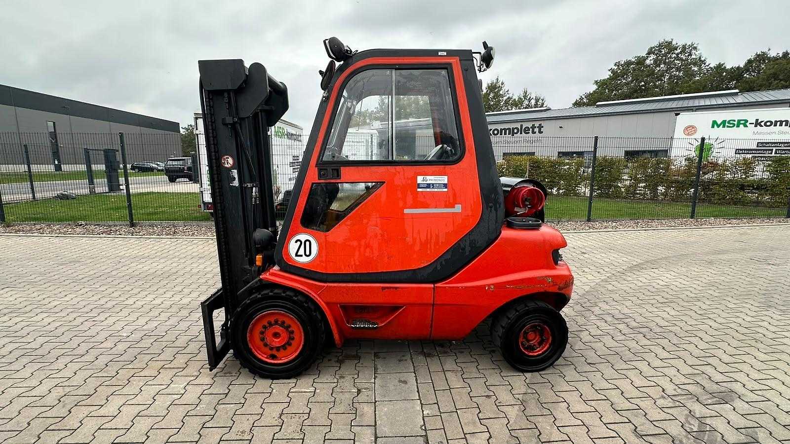 Használt targonca LINDE H 30 T GAS VIERRADFRONTSTAPLER (13075558)