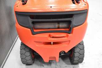 Használt targonca LINDE H 30 T - 02 /58173/ GAS VIERRADFRONTSTAPLER (13060833)