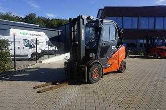 Használt targonca LINDE H 30D-02 - Triplex - Nur 2.713 Stunden DIESEL VIERRADFRONTSTAPLER (13067673) backdrop