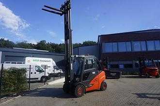 Használt targonca LINDE H 30D-02 - Triplex - Nur 2.713 Stunden DIESEL VIERRADFRONTSTAPLER (13067673)