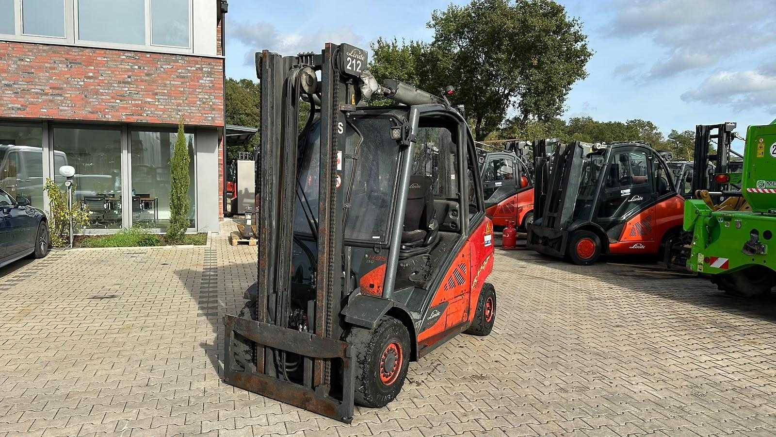 Használt targonca LINDE H 35 D-02 - 2014er DIESEL VIERRADFRONTSTAPLER (13073382)