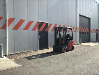 Használt targonca LINDE H16T-01 GAS VIERRADFRONTSTAPLER (13071855)
