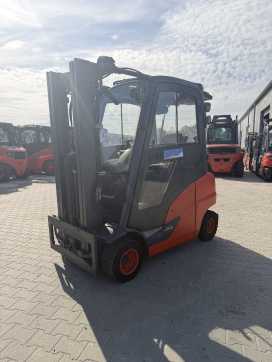 Használt targonca LINDE H18D-002 WEITERE VIERRADFRONTSTAPLER (13069204) backdrop