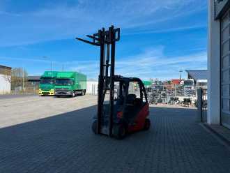 Használt targonca LINDE H20D-02/600 / 3m / 5.145h / Diesel DIESEL VIERRADFRONTSTAPLER (13038805)