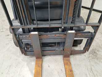 Használt targonca LINDE H20T-01 GAS VIERRADFRONTSTAPLER (12954738)