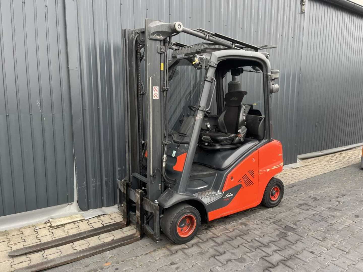 Használt targonca LINDE H20T-01 GAS VIERRADFRONTSTAPLER (13065369)