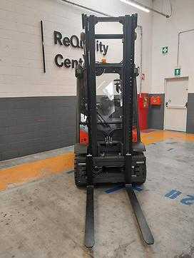 Használt targonca LINDE H25 DIESEL VIERRADFRONTSTAPLER (13063629)