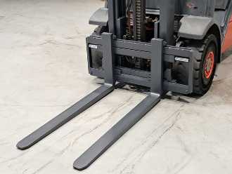 Használt targonca LINDE H25D DIESEL VIERRADFRONTSTAPLER (13051888)