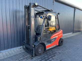 Használt targonca LINDE H25T-01 GAS VIERRADFRONTSTAPLER (13071271) backdrop