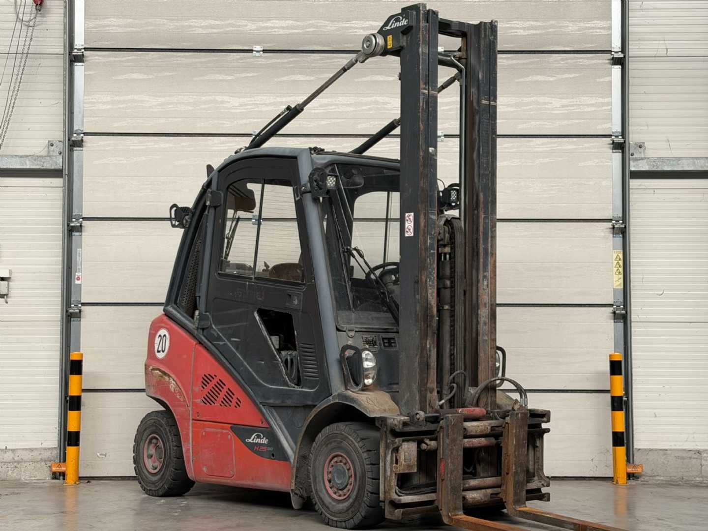 Használt targonca LINDE H25T-02 GAS VIERRADFRONTSTAPLER (13074492)