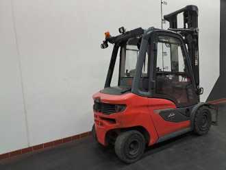 Használt targonca LINDE H30 D: 3,0t (EU5) DIESEL VIERRADFRONTSTAPLER (13041213)