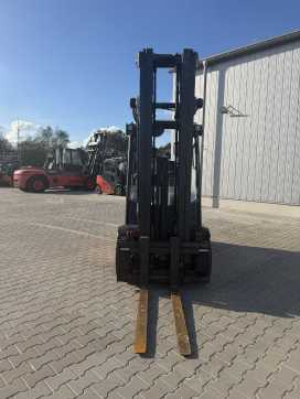 Használt targonca LINDE H30D-01/1202 DIESEL VIERRADFRONTSTAPLER (13071238)