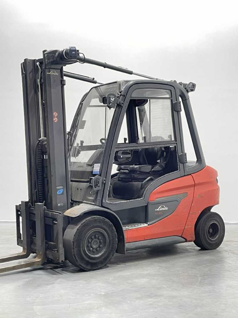 Használt targonca LINDE H30D-01-1202 DIESEL VIERRADFRONTSTAPLER (13076292)