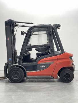Használt targonca LINDE H30D-01-1202 DIESEL VIERRADFRONTSTAPLER (13076292)