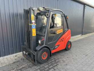 Használt targonca LINDE H30D-02 DIESEL VIERRADFRONTSTAPLER (13071996) backdrop